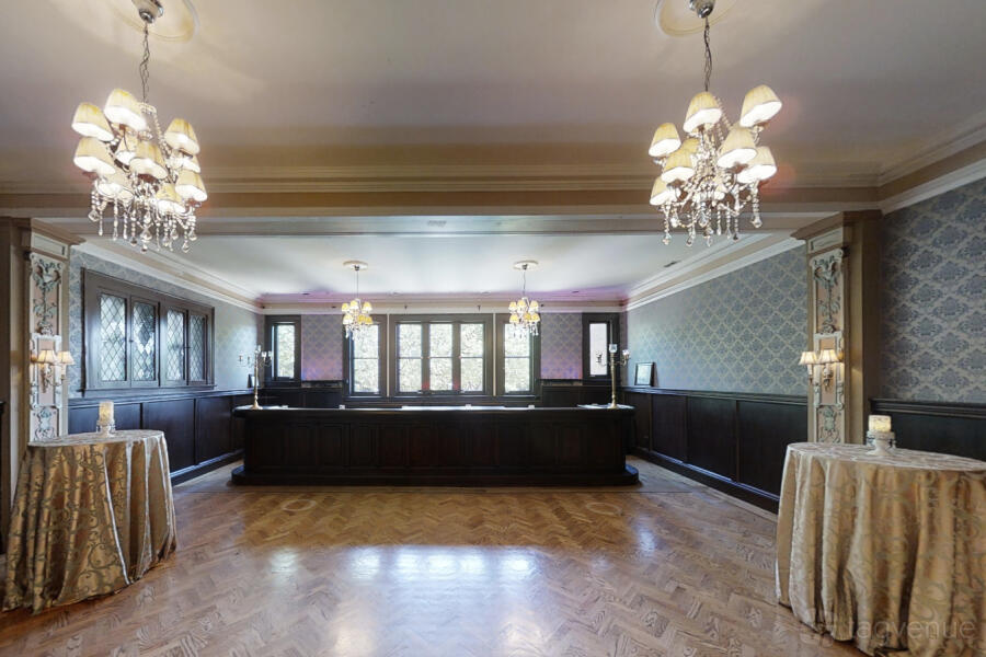 Versatile Lounge at Stan Mansion
