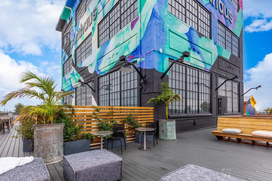 Rooftop Lounge Rooftop Lounge