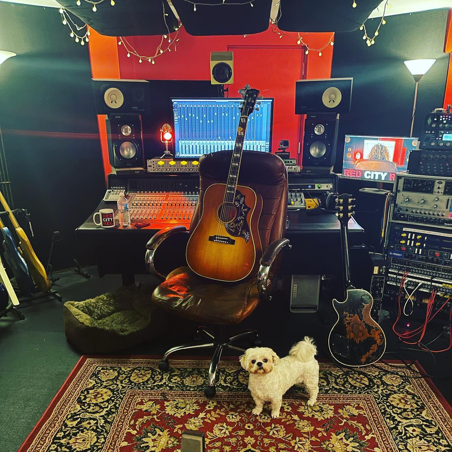 Red Studio Roterdan Recording Studio - Red City Recordings - Event Venue Hire - Tagvenue.com