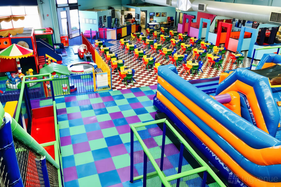 Playground & Café Playground & Café