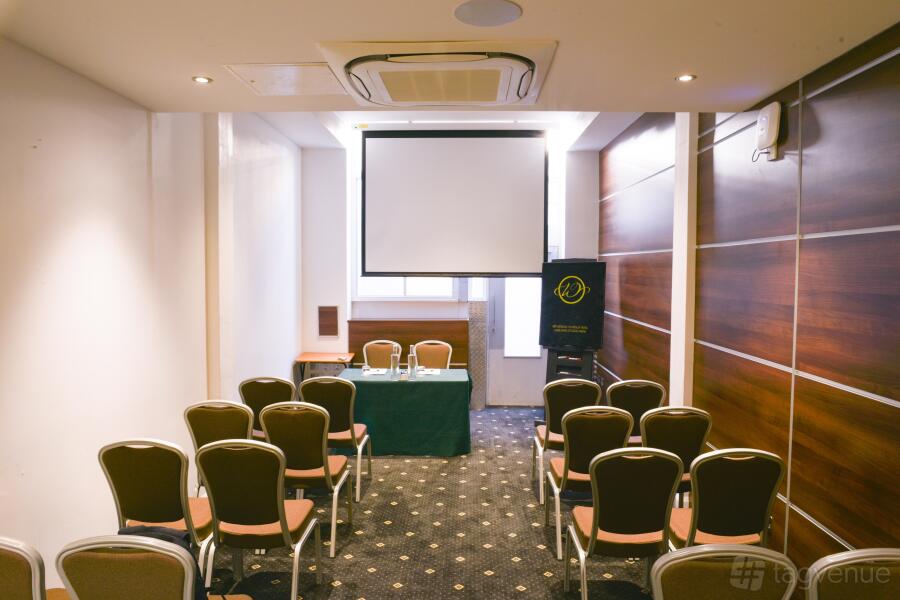 Suite 4 at
