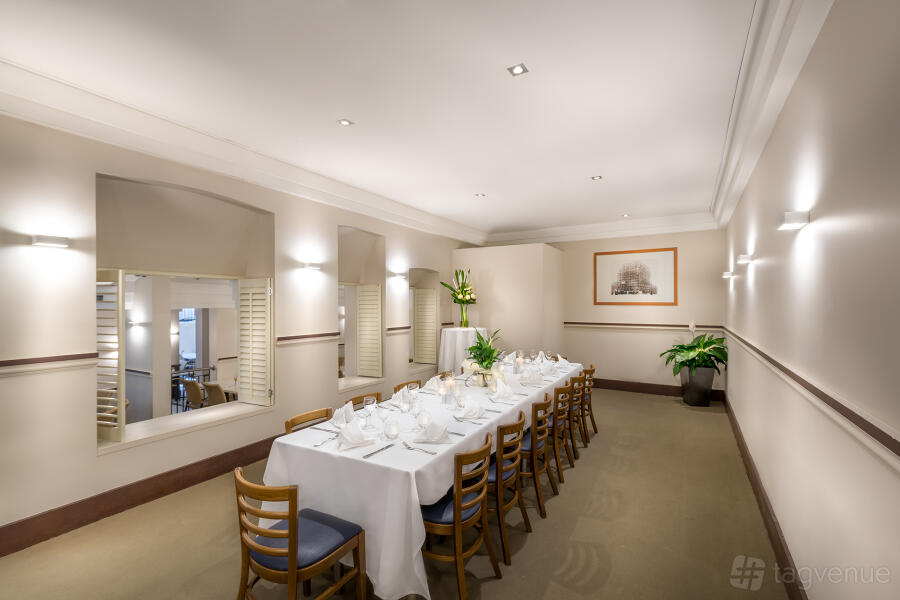 The Alcove Room at