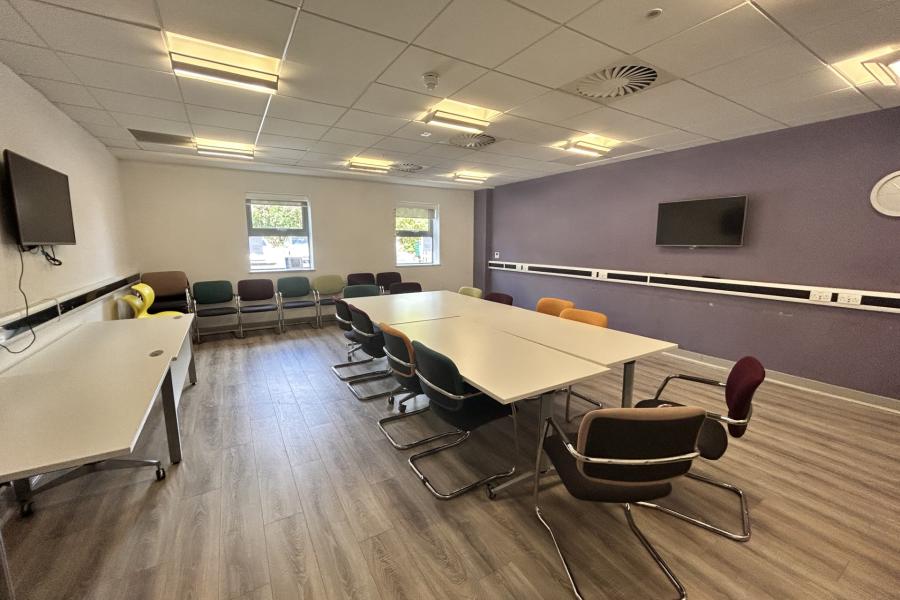 Meeting Room - G8 Meeting Room - G8