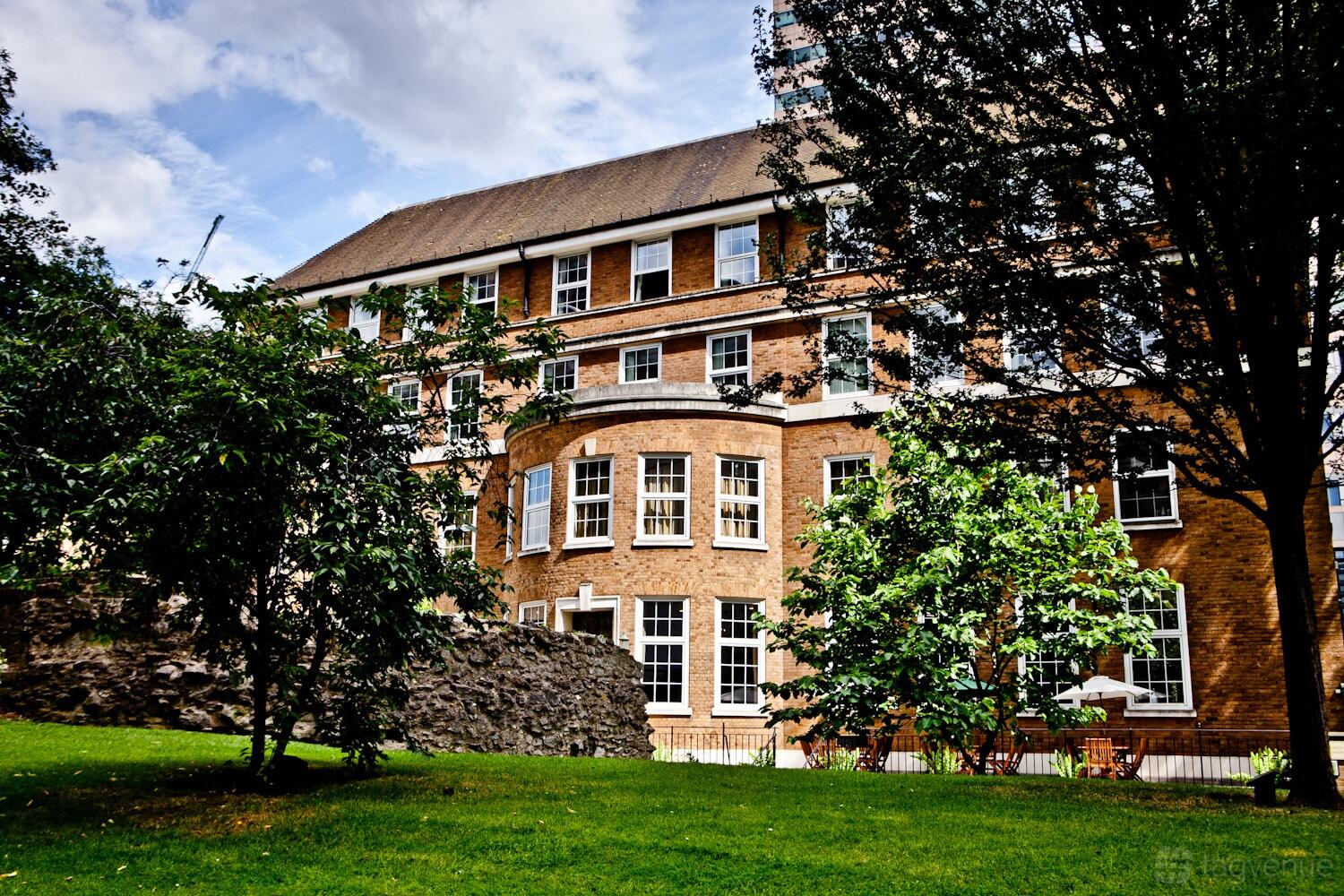 Stumpy Surgeons Hall Barber-Surgeons’ Hall - Wedding & Event Venue Hire - London - Tagvenue.com