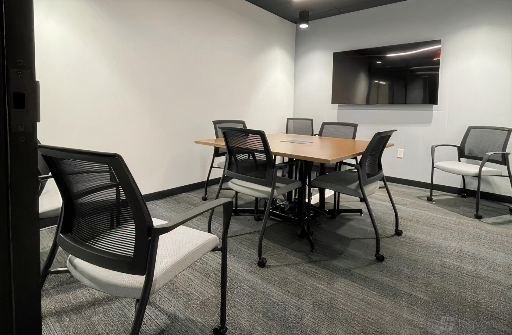 Meeting Room 2 - Co-Work LatAm Brickell - Event Venue Rental - Tagvenue.com