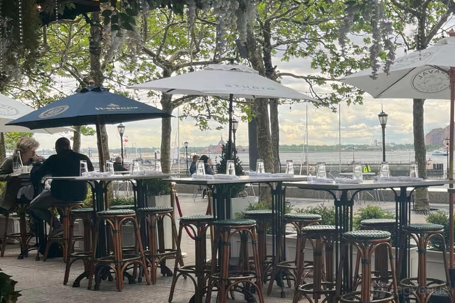 La Croisette Bar at Le District