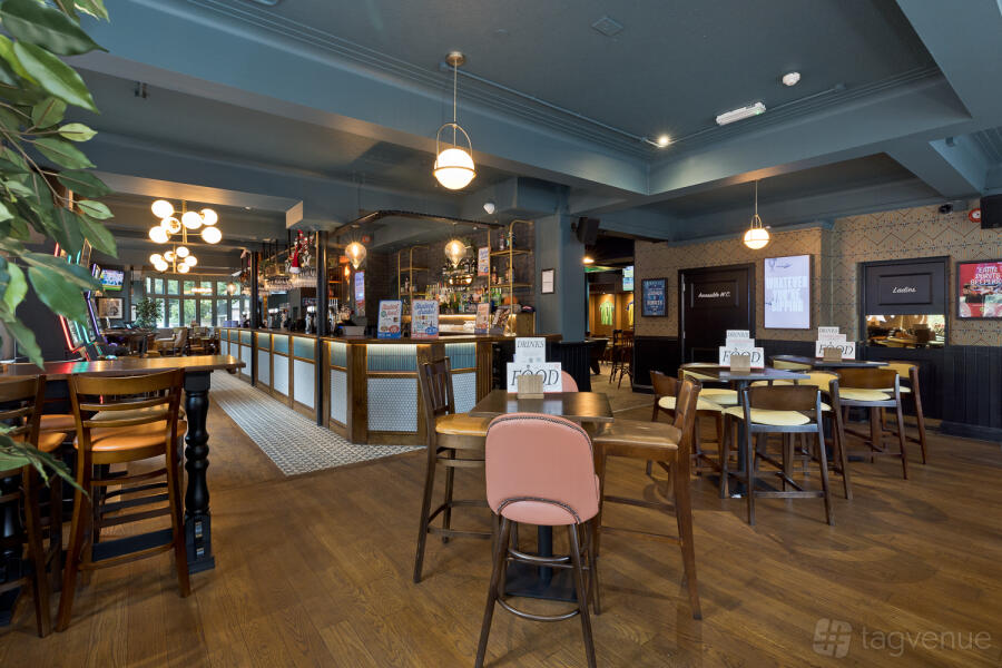Pool Area & Front Bar at City Arms, Oxford
