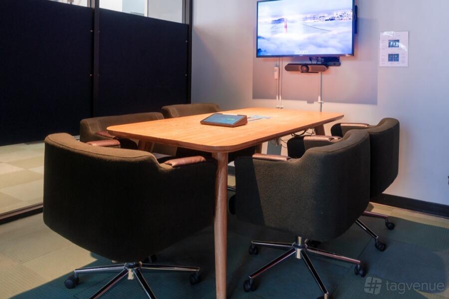 Meeting Room 4B (5 Person) Meeting Room 4B (5 Person)
