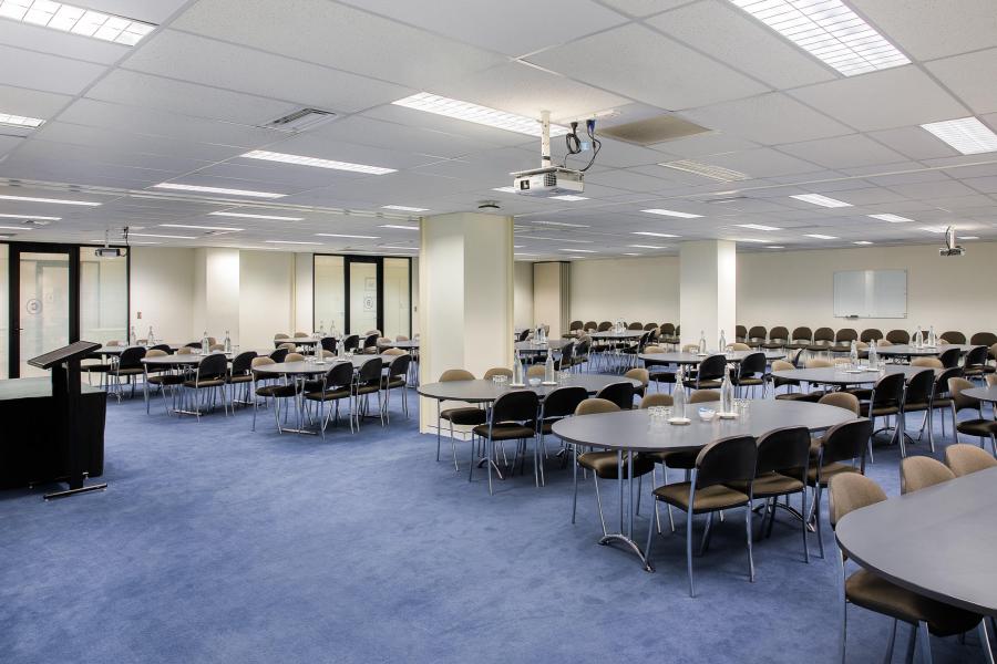 Extra Large Conference Room Extra Large Conference Room