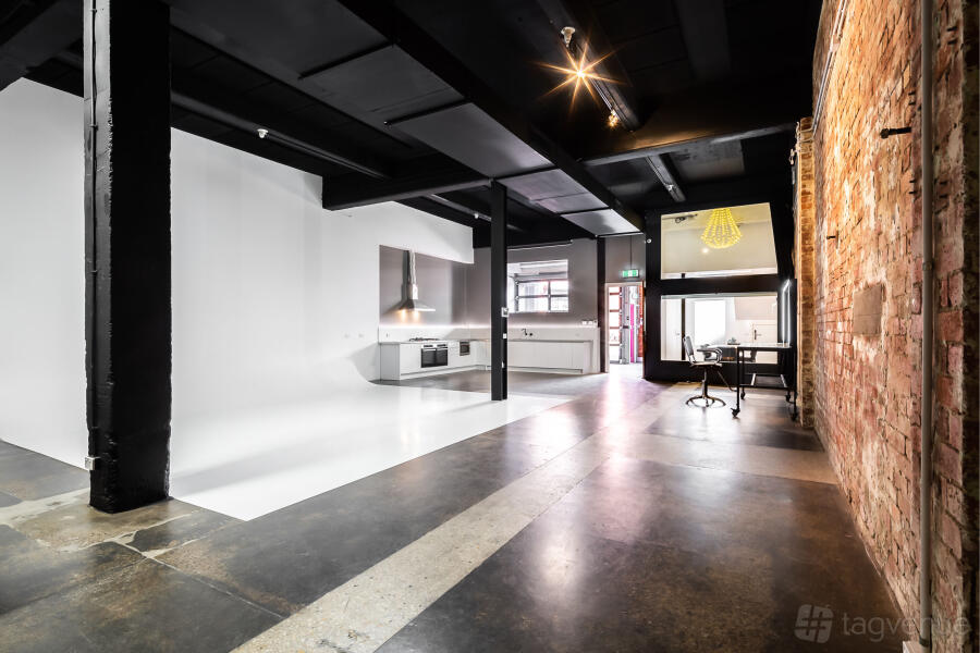 Glow Studios G37 Glow Studios G37
