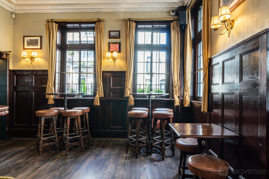 Coach & Horses Coach & Horses