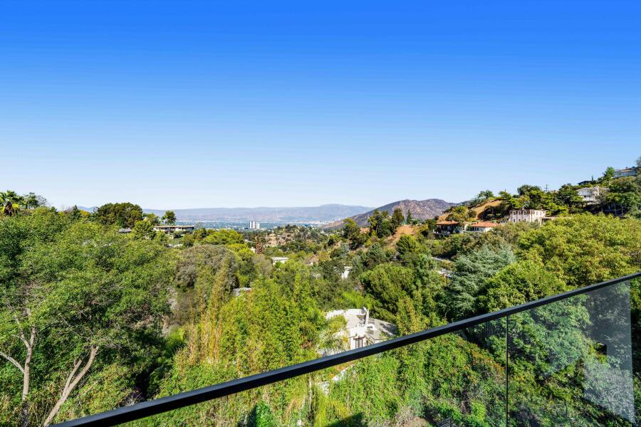 Stunning Luxury Retreat Stunning Luxury Retreat