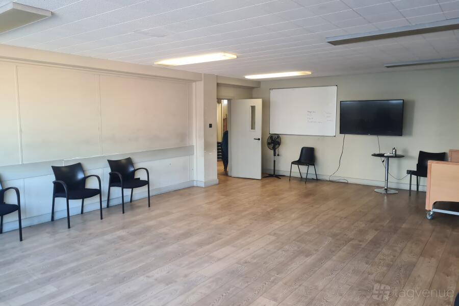 Large Training / Meeting Room Large Training / Meeting Room