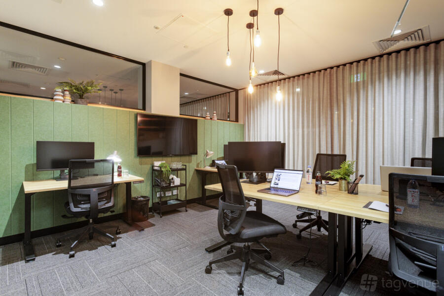 Tokyo 6 Desk Casual Office at