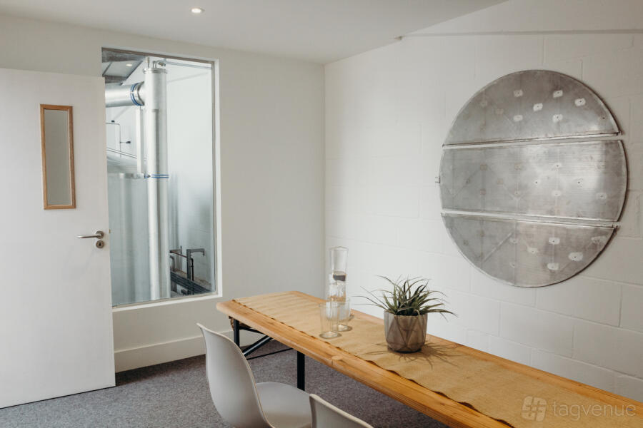 Small Meeting Room Small Meeting Room