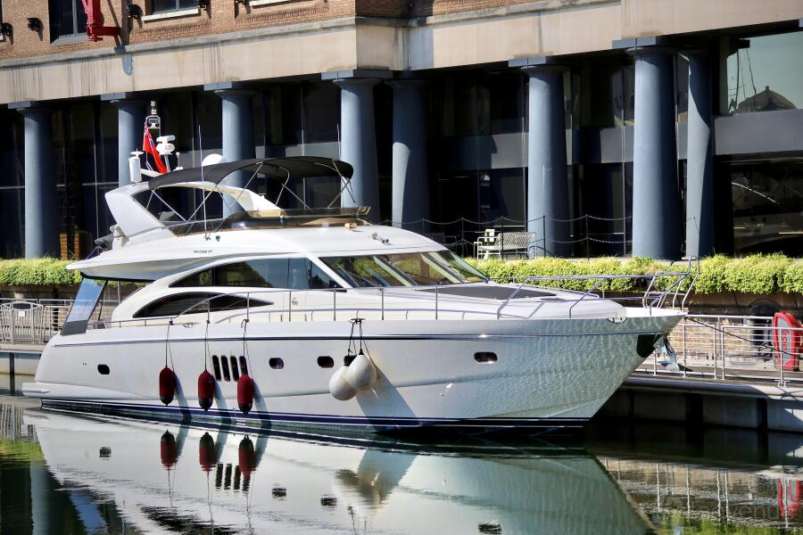 Princess 67 Flybridge Princess 67 Flybridge