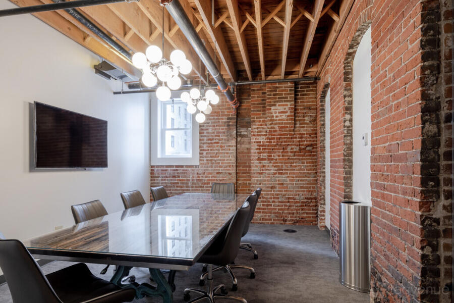 Large Conference Room Large Conference Room