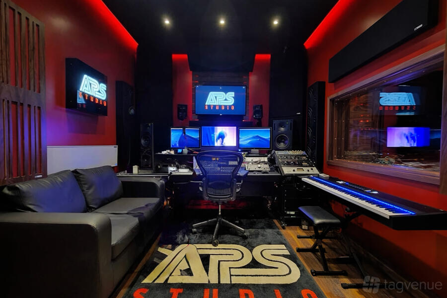 Red Studio Red Studio