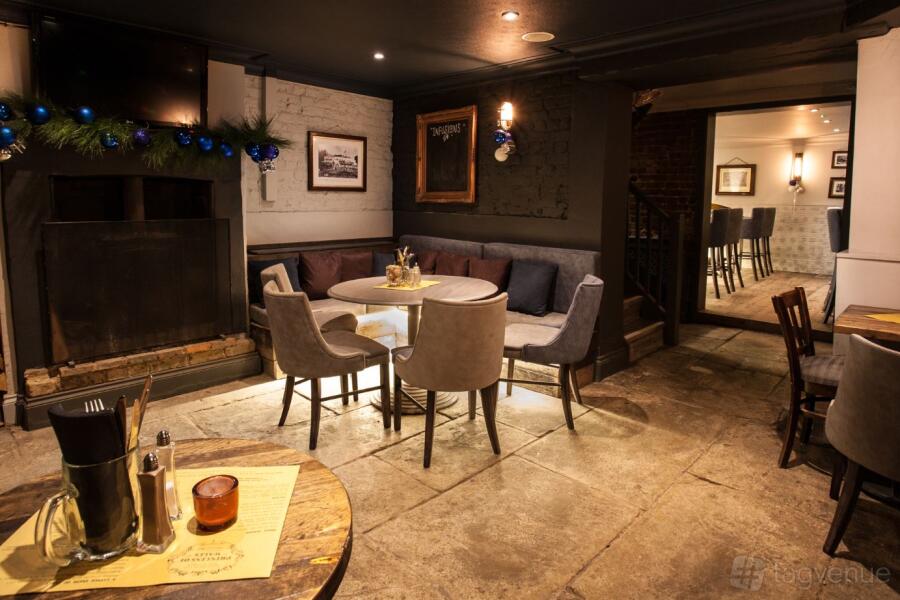 Garden Room & Banksy Garden Garden Room & Banksy Garden