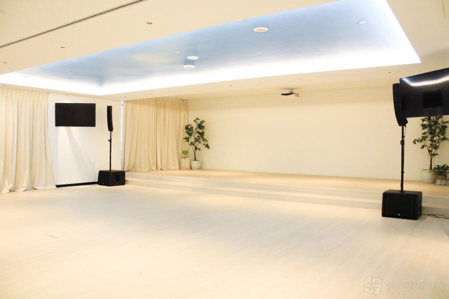 Mid + East Forum with Stage at Trehaus