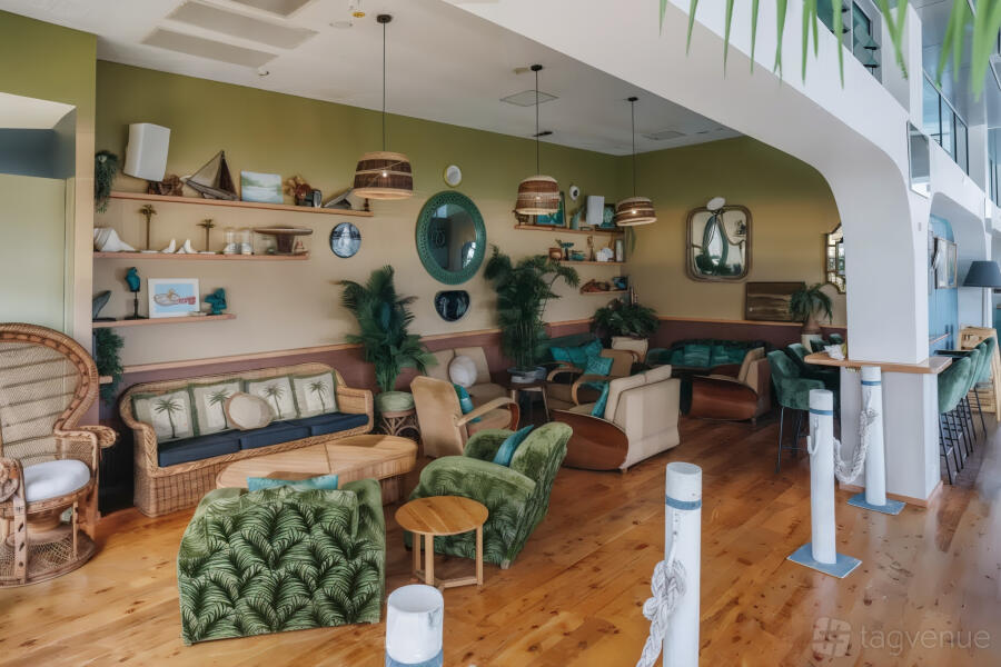 Plantation Lounge at