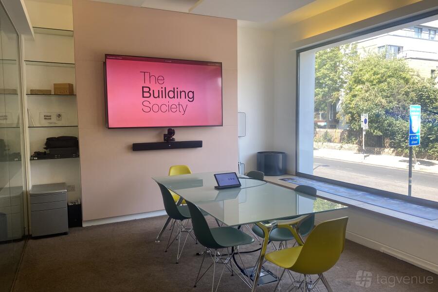 Medium Meeting Room Medium Meeting Room