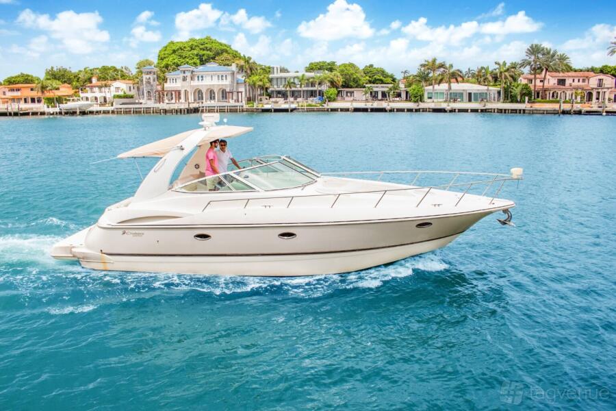 Happy Ours – Cruiser 43′ at Miami Yacht Party Club 5400