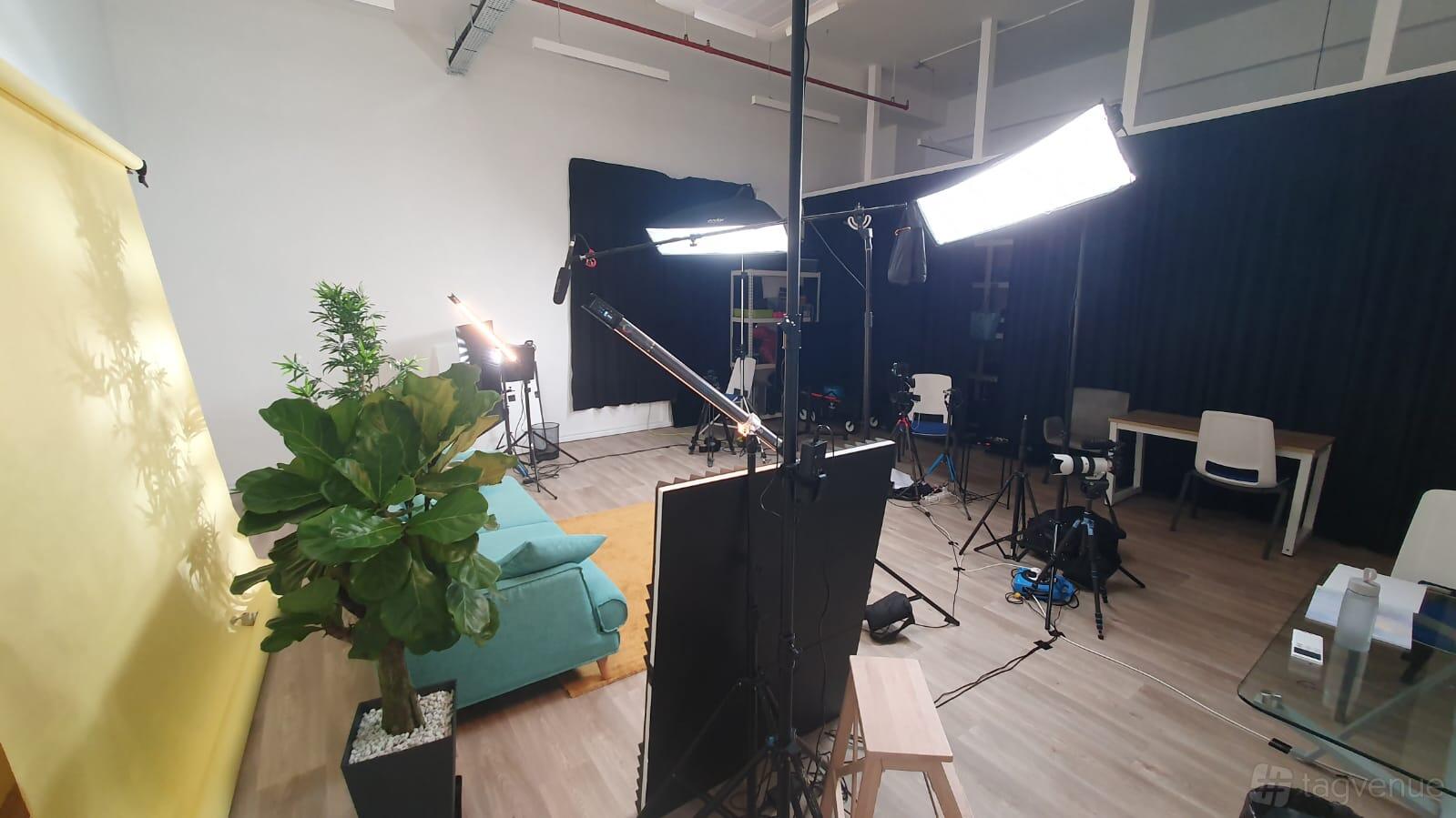 Easy Video Studio Venue Rental in Singapore | Photos & Prices
