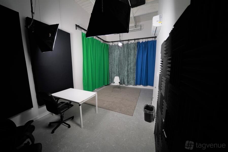 Intimate Photo/Film Studio Intimate Photo/Film Studio