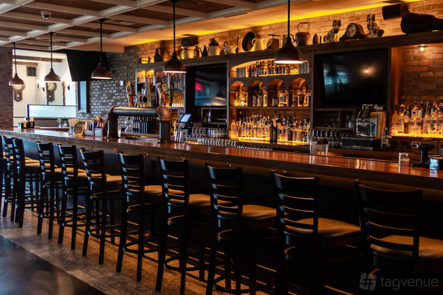 Bar/Main Dining at