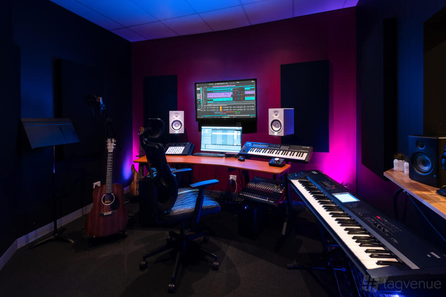 STUDIO 4 at