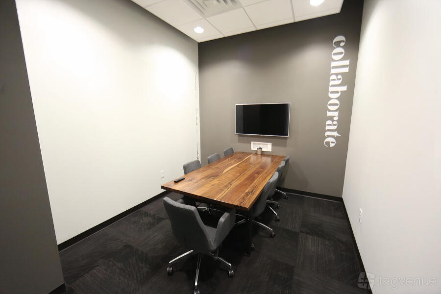 Collaborate at ROAM GALLERIA