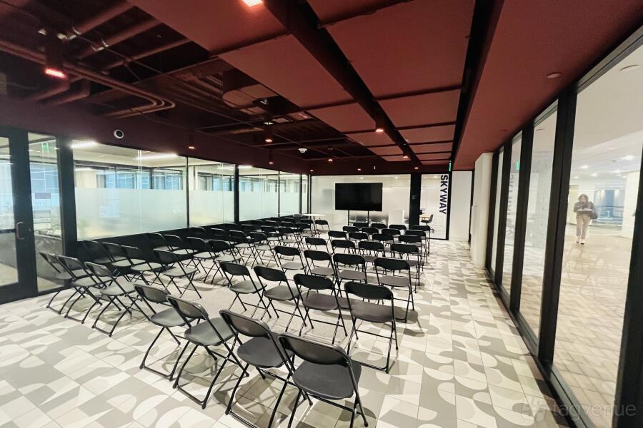 Dynamic Event Space Dynamic Event Space
