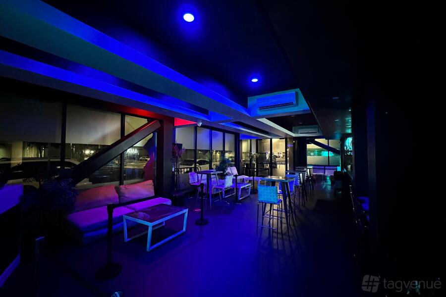 Lux Pub &  - Oakland Lux Pub &  - Oakland