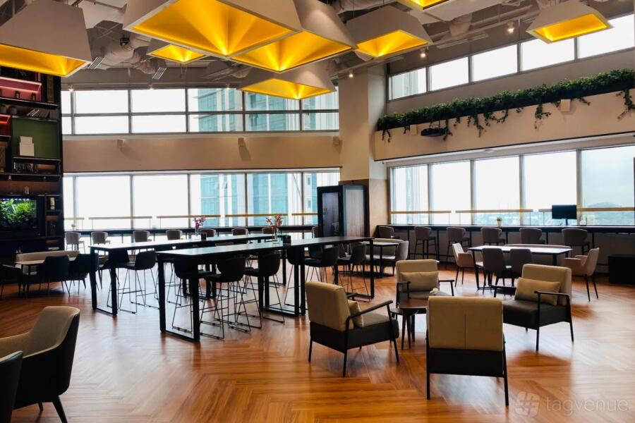 Level 23 Lounge at The Hive Tanjong Pagar