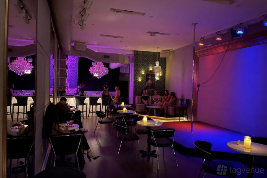 Lounge & Bar Lounge & Bar
