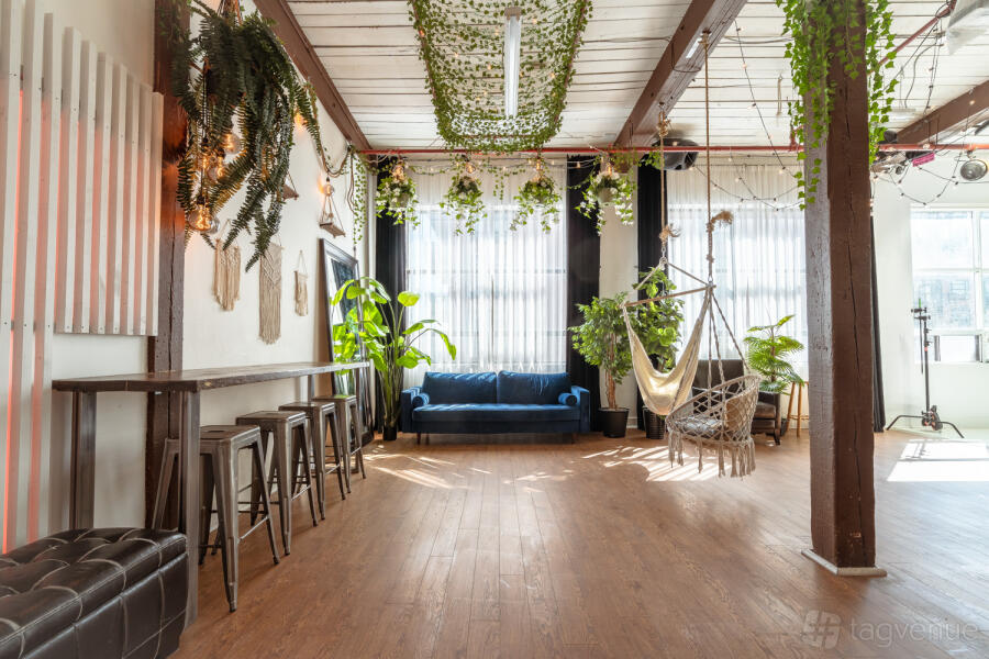 Bright Loft Studio Space at Daylight Studio for Photos, Events, Meetings in Leslieville, Toronto, ON