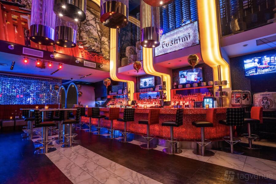 Bar & Lounge Bar & Lounge