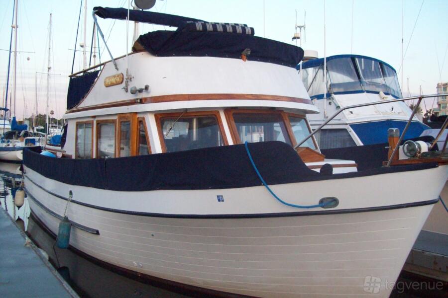 Blue Moon Boat 12 passengers Blue Moon Boat 12 passengers