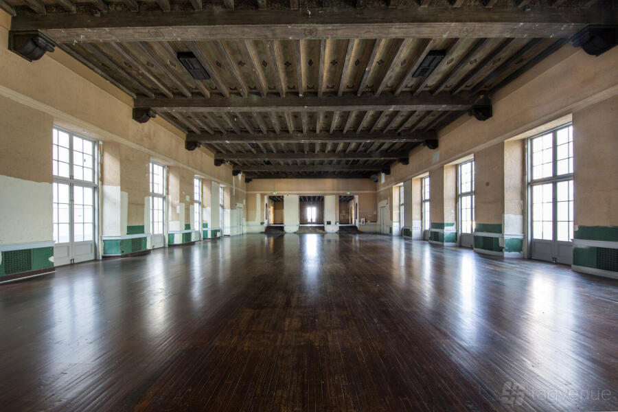 Entire Venue Entire Venue