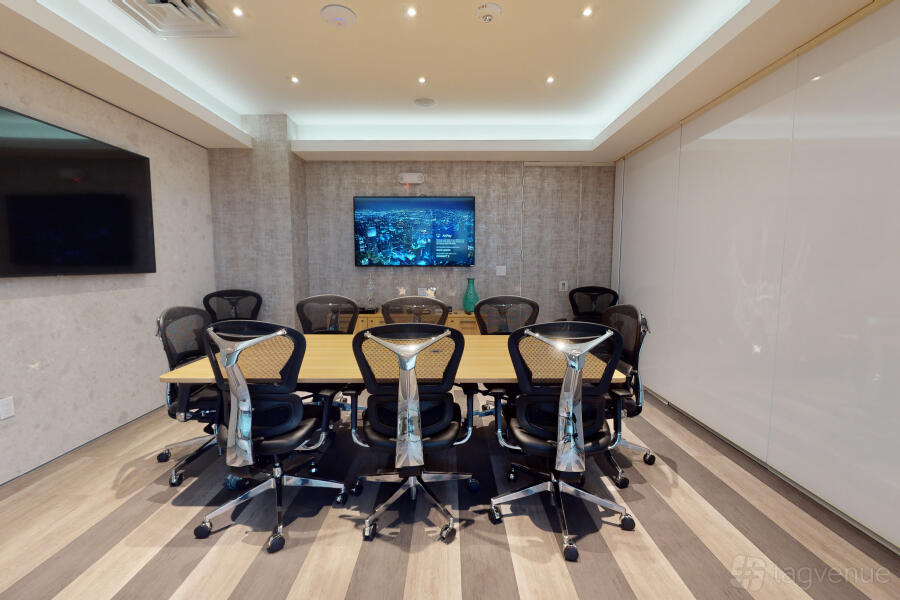 Medium Meeting Room at