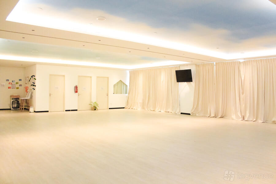 Mid + West Forum at Trehaus