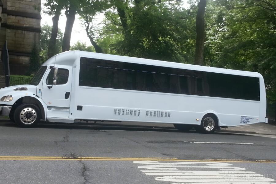 35 Passengers Executive Bus at