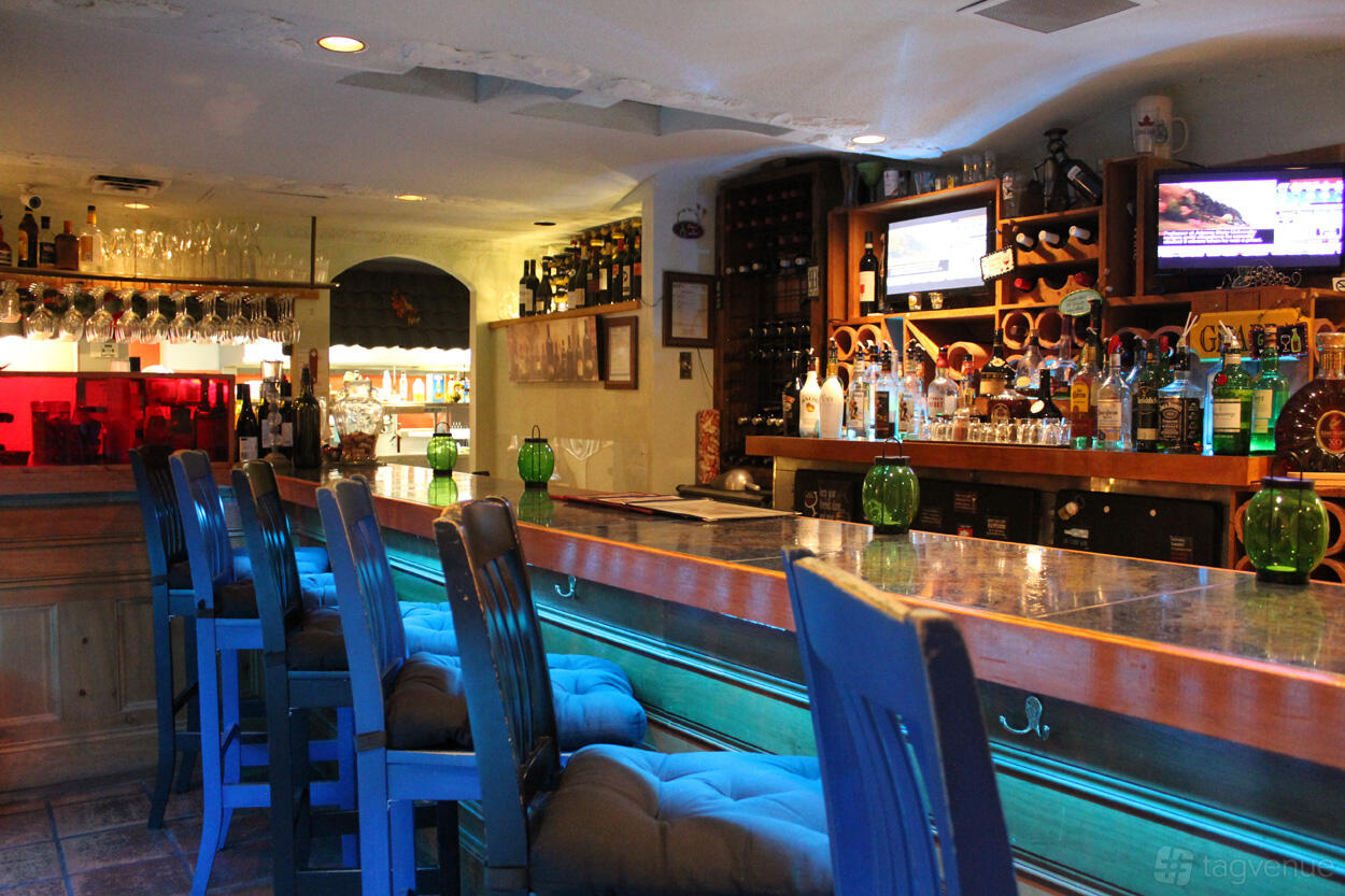 Bar Area at Fanzorelli's Restaurant & Wine Bar at Fanzorelli's