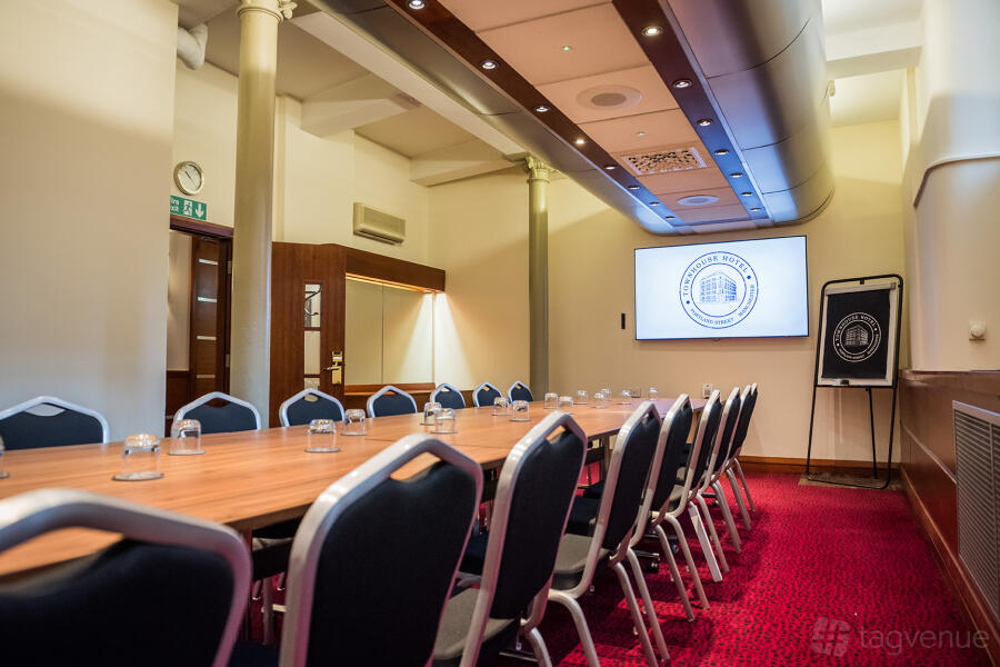 Medium Meeting Rooms Medium Meeting Rooms