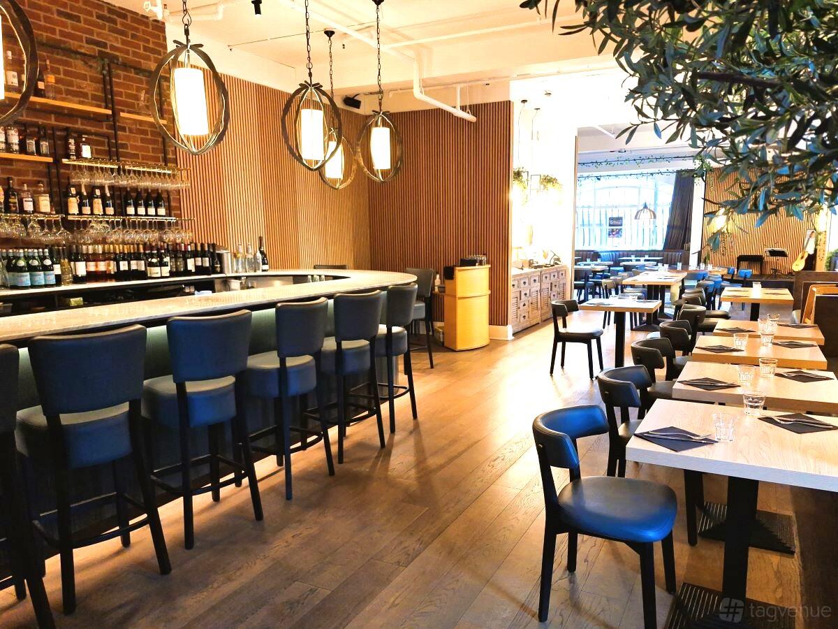 Bar Entré Bar area with private entry - Strings Restaurant - Event Venue Hire ...