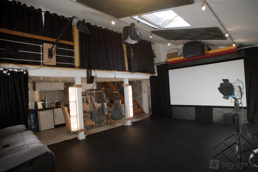 Whole Studio Whole Studio