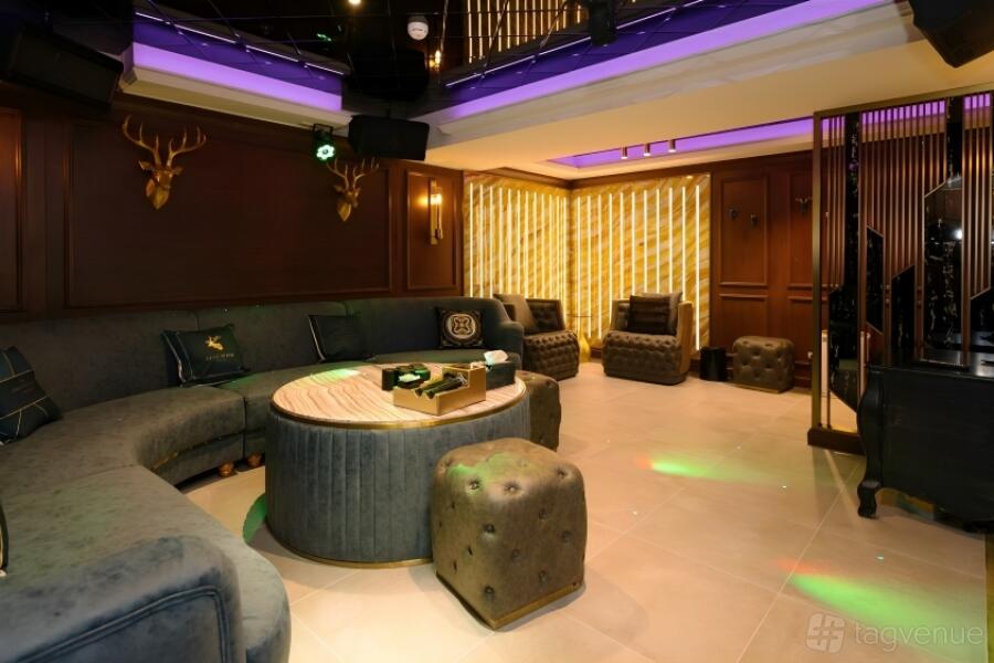 Medium - Large VIP Room at