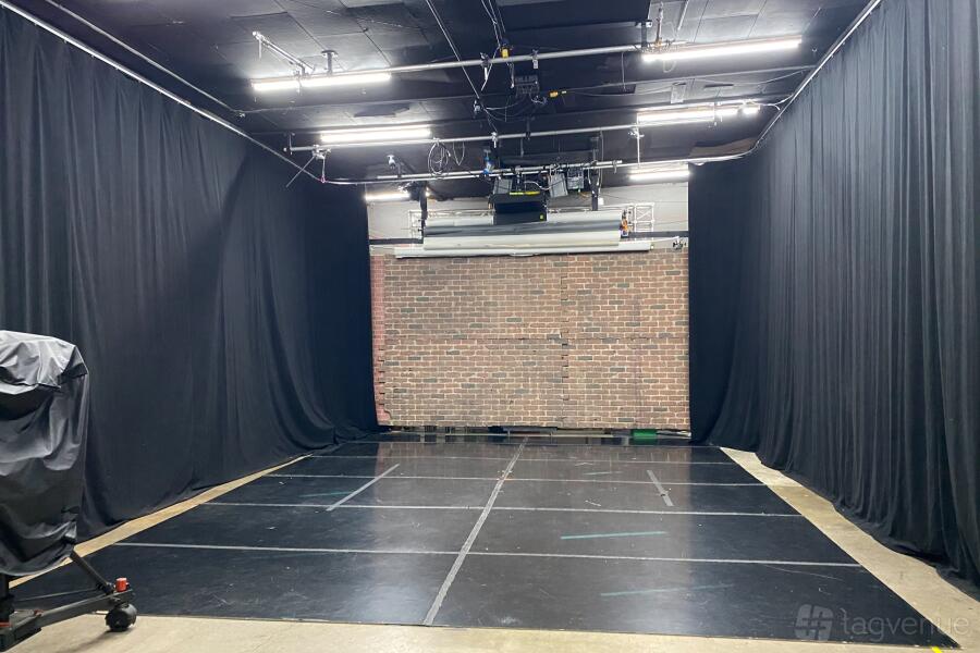 Spacious Urban Studio Spacious Urban Studio