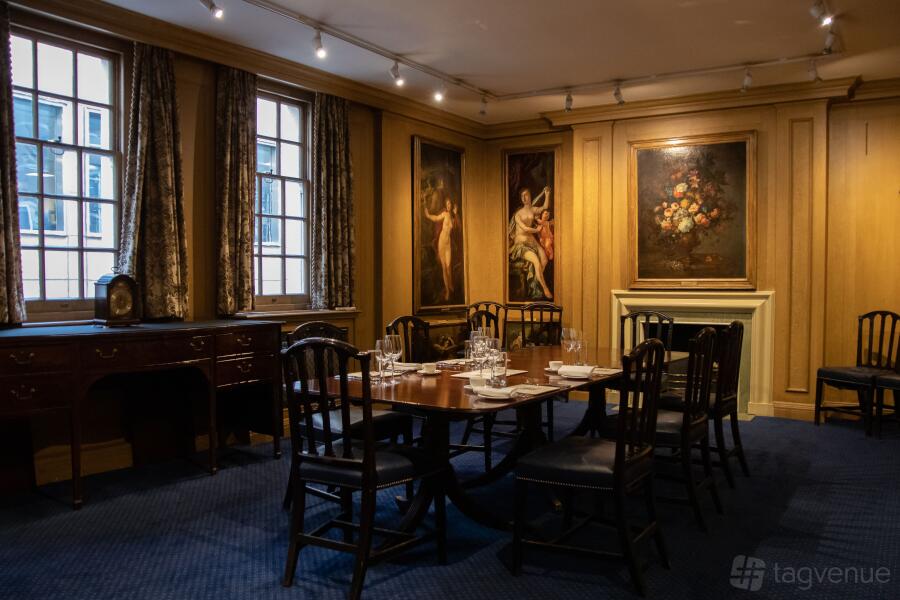 The Painted Chamber at No.9 Little Trinity Lane